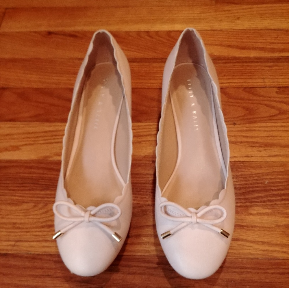 Kelly & Katie Scalloped Blush Pump NWOT 8.5